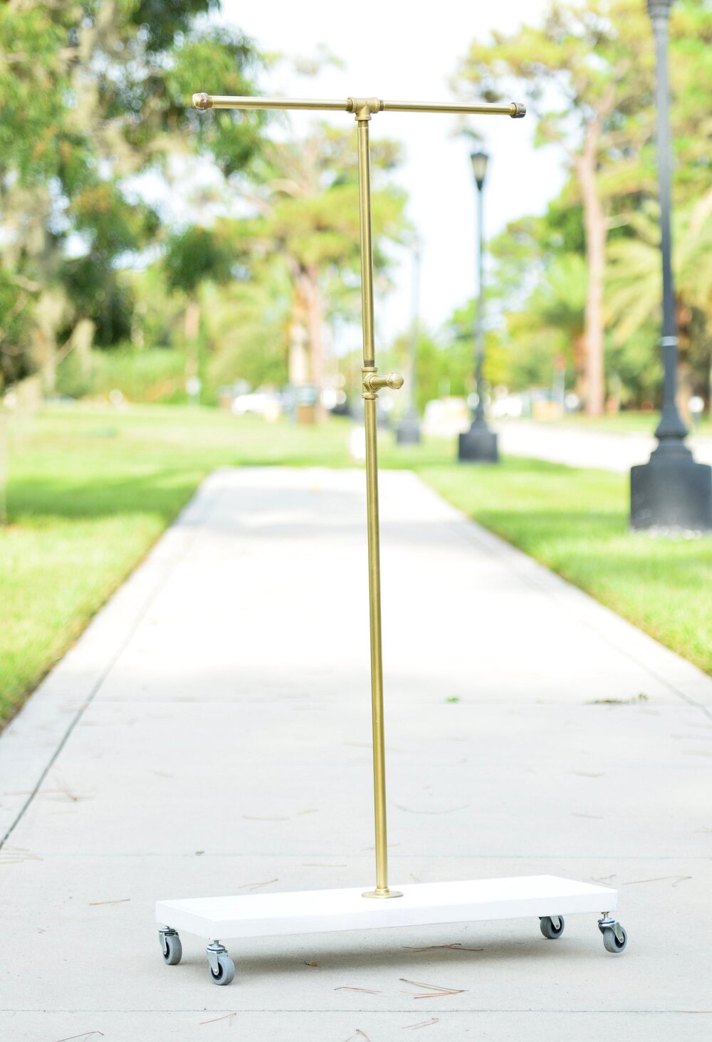 Gold Rolling Clothing Rack Retail T-Stand