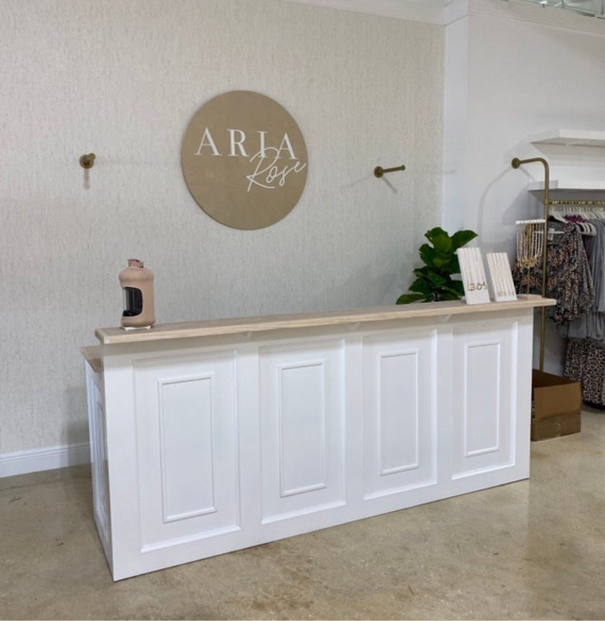 Retail Counter Top Cash Wrap