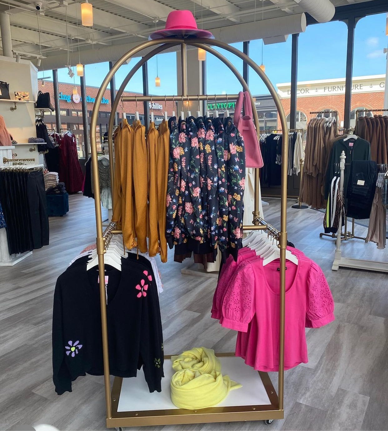 Bellhop Retail Display Rack